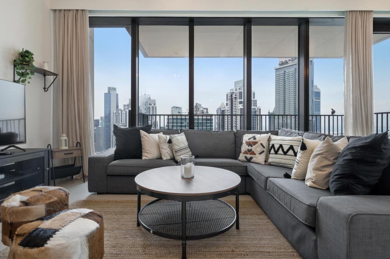 Breathtaking City Views From Dt Apt With Terrace Dubai Esterno foto