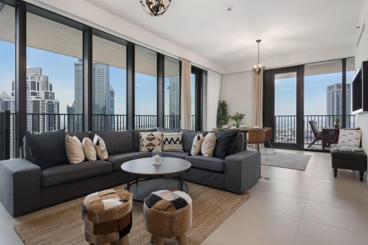 Breathtaking City Views From Dt Apt With Terrace Dubai Esterno foto