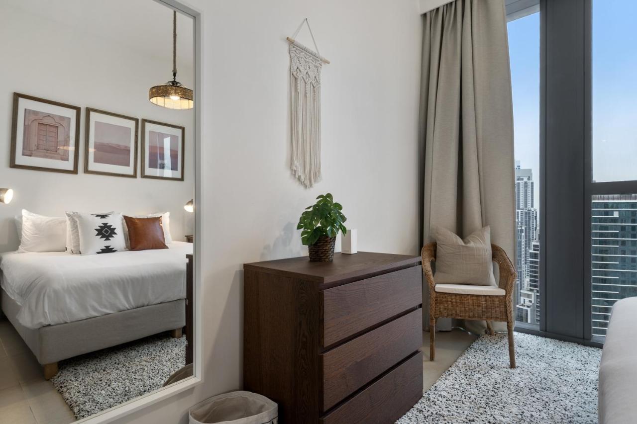 Breathtaking City Views From Dt Apt With Terrace Dubai Esterno foto