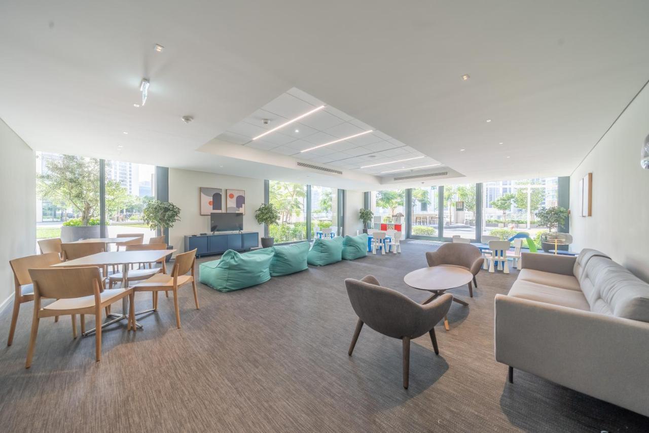 Breathtaking City Views From Dt Apt With Terrace Dubai Esterno foto