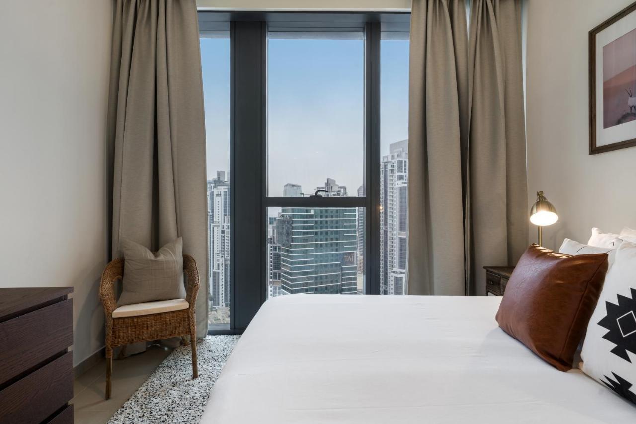 Breathtaking City Views From Dt Apt With Terrace Dubai Esterno foto